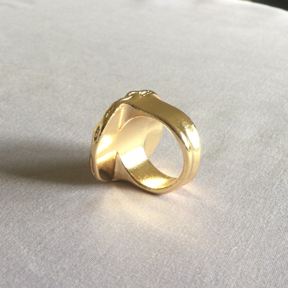 Gold Tone Ring with Black Center - Picture 5 of 6